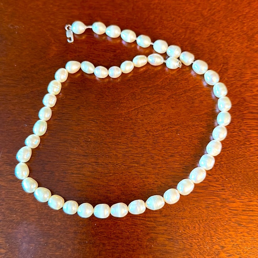 16 Natural Pearl Necklace Sterling Clasp Is Broken 16 Natural Pearl Necklace Sterling Clasp Is Broken